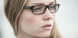 Kobieta-w-okularach